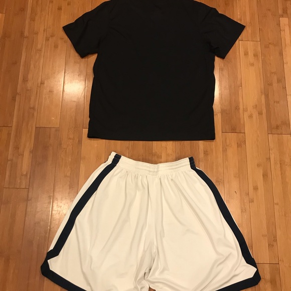 Men’s T-shirt and shorts size L - Picture 2 of 3